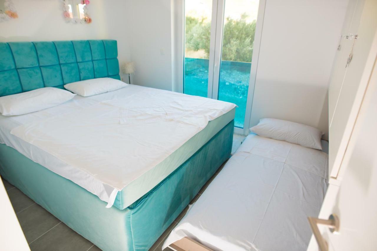 Apartment Mikulić Makarska Bagian luar foto