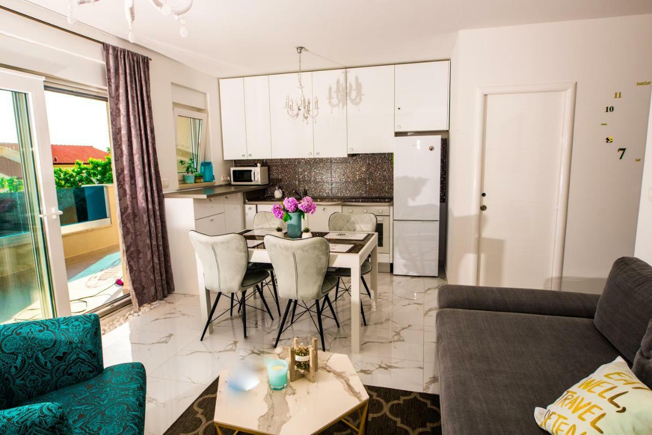 Apartment Mikulić Makarska Bagian luar foto