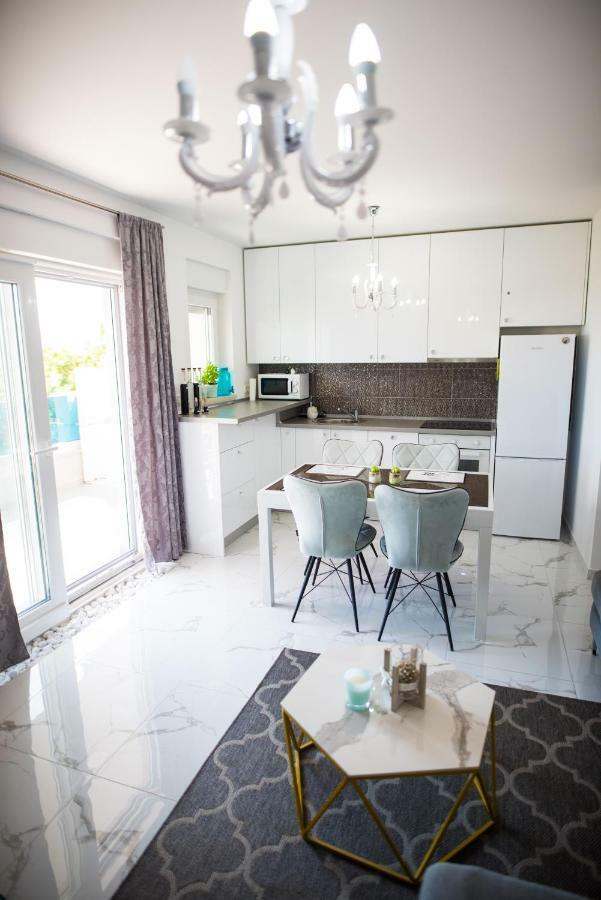 Apartment Mikulić Makarska Bagian luar foto